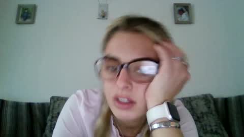 Snapshot of baby_girls2224 chatting on 01.12.26 baby_girls2224 online show from 01.12.26