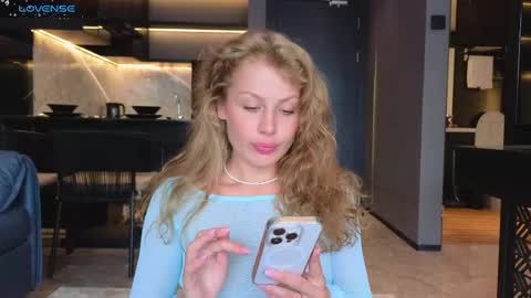 Snapshot of baby_leen chatting on 02.14.25 Sharleen online show from 02.14.25