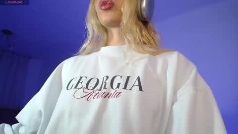 Snapshot of baby_nyx1 chatting on 12.19.25 NYX online show from 12.19.25