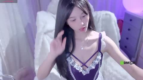 Snapshot of baby_su chatting on 12.14.24 SuSu online show from 12.14.24