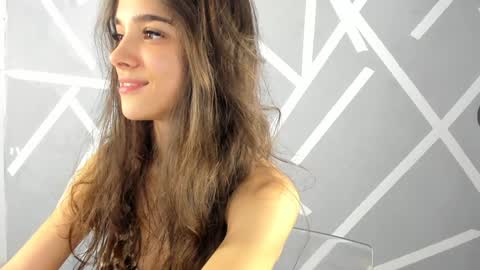 Snapshot of babyaylin chatting on 12.17.24 Aylin online show from 12.17.24