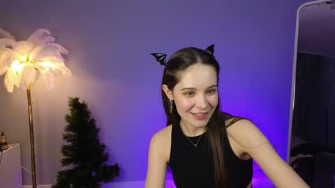 Snapshot of babydi_ chatting on 12.16.24 hiii honey im Diana 3 online show from 12.16.24