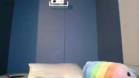 Snapshot of babyelle0 chatting on 11.08.25 Your Highness Elle online show from 11.08.25