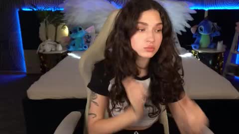 Sasha online show from 10.17.25