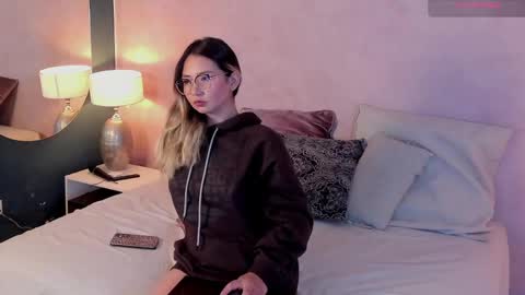 Snapshot of babyfoxxx_ chatting on 05.26.26 babyfoxxx_ online show from 05.26.26