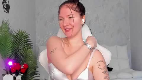 Sophia online show from 10.05.25