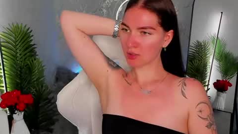 Snapshot of babyisperfect chatting on 06.17.26 Sophia online show from 06.17.26