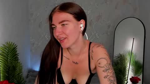 Snapshot of babyisperfect chatting on 06.24.26 Sophia online show from 06.24.26