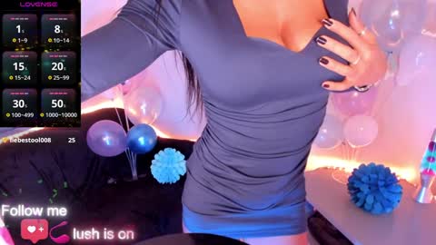 Snapshot of babykeeee chatting on 11.24.25 HannaAnnah online show from 11.24.25