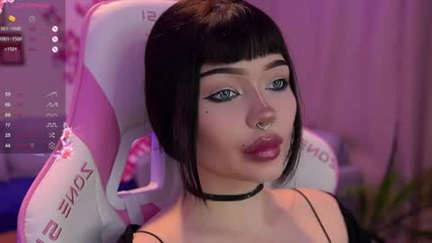 Snapshot of babyroxynill chatting on 06.11.26 Nika online show from 06.11.26