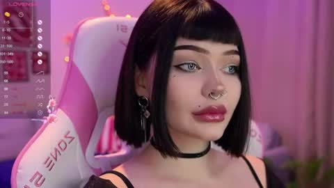 Snapshot of babyroxynill chatting on 06.24.26 Nika online show from 06.24.26