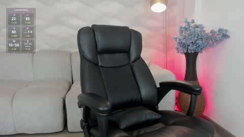 Snapshot of babyyfortune_ chatting on 11.08.25 babyyfortune_ online show from 11.08.25