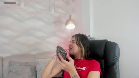 Snapshot of babyyfortune_ chatting on 11.24.25 babyyfortune_ online show from 11.24.25