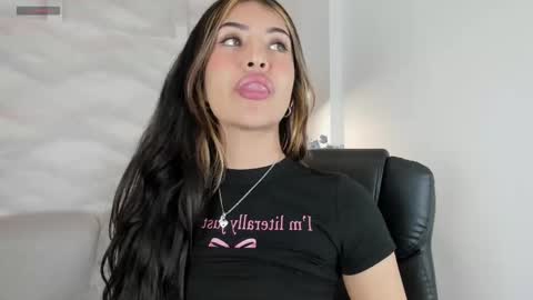 Snapshot of babyyfortune_ chatting on 11.26.25 babyyfortune_ online show from 11.26.25