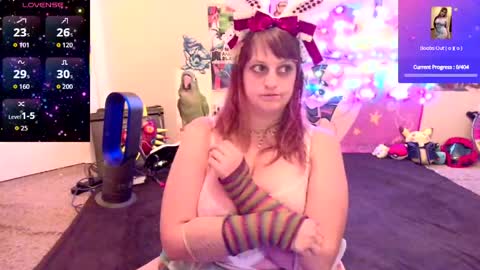 Snapshot of babyzelda chatting on 04.26.26 BabyZelda online show from 04.26.26