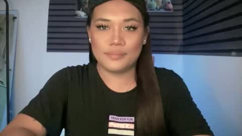 Snapshot of bad_kitty_amara chatting on 06.11.26 AMARA - FOLLOW ME AND THUMBS UP online show from 06.11.26