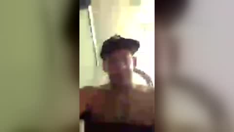 Snapshot of badmtherfuker chatting on 07.04.26 badmtherfuker online show from 07.04.26