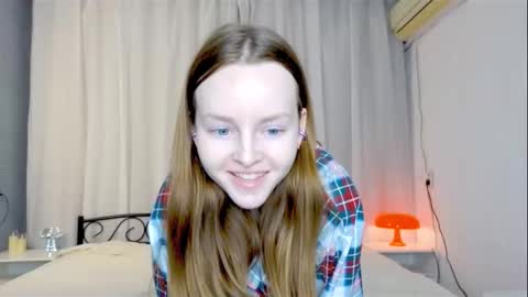 Snapshot of bae_cake__ chatting on 09.20.25 Alice online show from 09.20.25