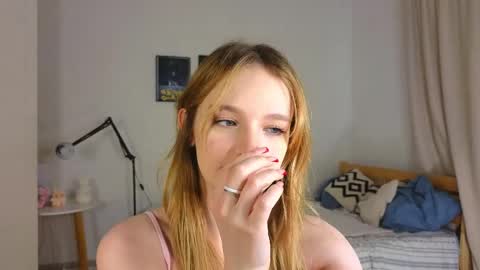 Snapshot of baeyoda chatting on 06.07.26 Kate online show from 06.07.26