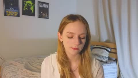 Snapshot of baeyoda chatting on 06.14.26 Kate online show from 06.14.26