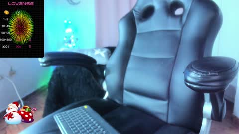 Snapshot of baileyadamss chatting on 12.19.24 IM BAILEY online show from 12.19.24