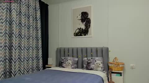 Kira online show from 03.10.25