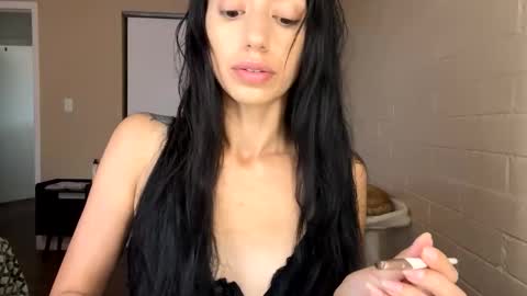 bambii_petite online show from 04.10.26
