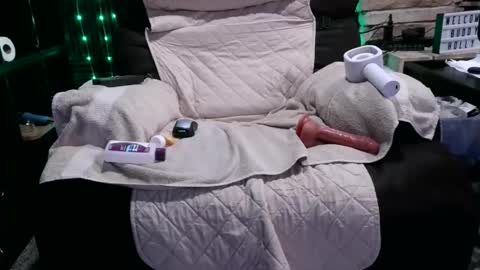 Snapshot of banjoey48 chatting on 12.15.24 BANJOEY online show from 12.15.24