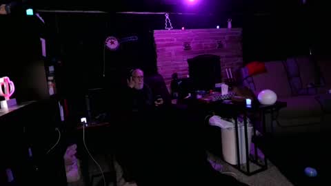 Snapshot of banjoey48 chatting on 11.17.25 BANJOEY online show from 11.17.25