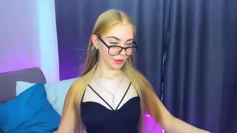 Snapshot of barbarachic chatting on 06.18.26 BarbaraChic online show from 06.18.26