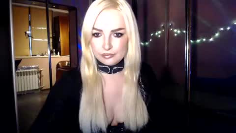 Snapshot of barbarissssska chatting on 06.18.26 Victoria online show from 06.18.26