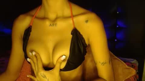 Snapshot of barbie_222 chatting on 10.09.25 barbie_222 online show from 10.09.25