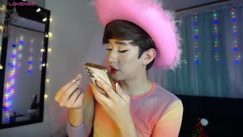          I work from home this is my room 3 online show from 12.17.24