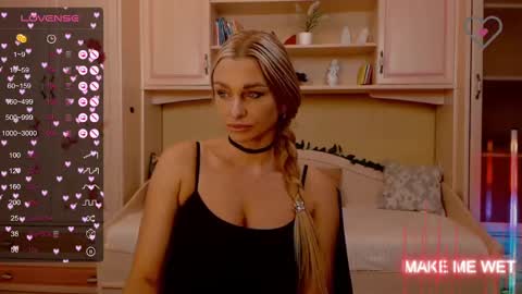 Snapshot of barbie_kiss1 chatting on 12.02.24 barbie online show from 12.02.24