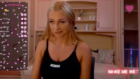 Snapshot of barbie_kiss1 chatting on 12.05.24 barbie online show from 12.05.24