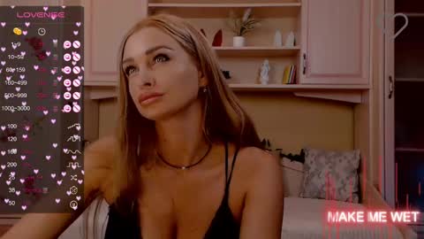 Snapshot of barbie_kiss1 chatting on 12.06.24 barbie online show from 12.06.24