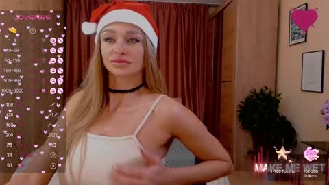 Snapshot of barbie_kiss1 chatting on 12.26.24 barbie online show from 12.26.24