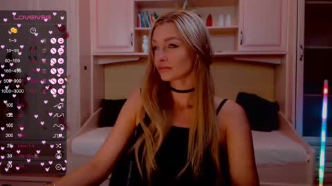 Snapshot of barbie_kiss1 chatting on 01.07.25 barbie online show from 01.07.25