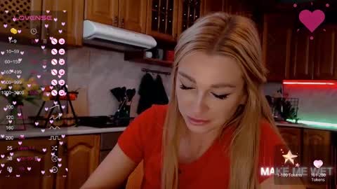 Snapshot of barbie_kiss1 chatting on 01.13.25 barbie online show from 01.13.25