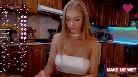 Snapshot of barbie_kiss1 chatting on 01.17.25 barbie online show from 01.17.25