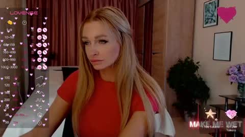 Snapshot of barbie_kiss1 chatting on 01.20.25 barbie online show from 01.20.25