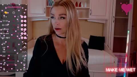 Snapshot of barbie_kiss1 chatting on 02.07.25 barbie online show from 02.07.25