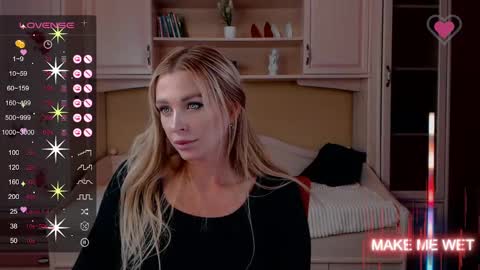 Snapshot of barbie_kiss1 chatting on 02.25.25 barbie online show from 02.25.25