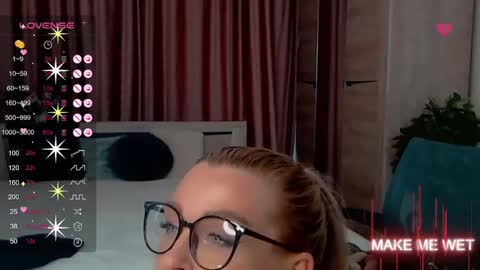 Snapshot of barbie_kiss1 chatting on 03.07.25 barbie online show from 03.07.25