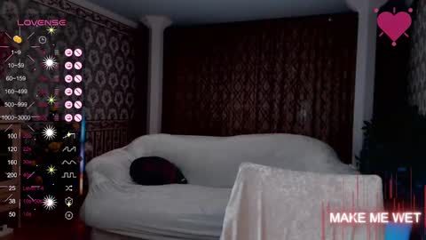 Snapshot of barbie_kiss1 chatting on 03.10.25 barbie online show from 03.10.25