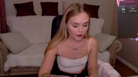 Snapshot of barbie_lillie chatting on 09.25.25 Lilli 3 online show from 09.25.25