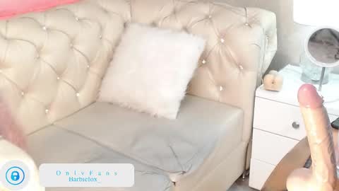 Snapshot of barbiefox_ chatting on 01.10.25 barbiefox_ online show from 01.10.25