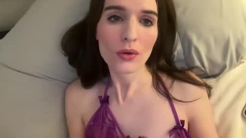 Snapshot of barbiejules chatting on 10.08.25 BarbieJules online show from 10.08.25