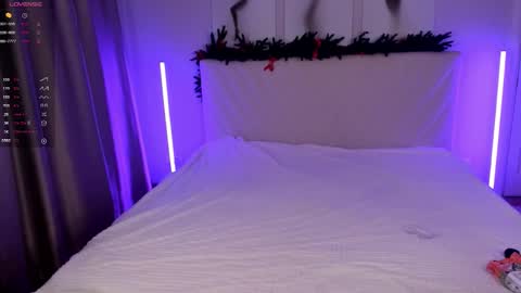  Emma online show from 12.21.25