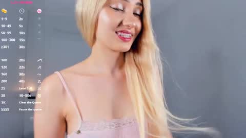 Snapshot of barbimia chatting on 07.16.26 Mia online show from 07.16.26